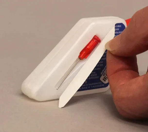 Deluxe Materials Precision Plastic Glue 25g [AD92] - Image 3