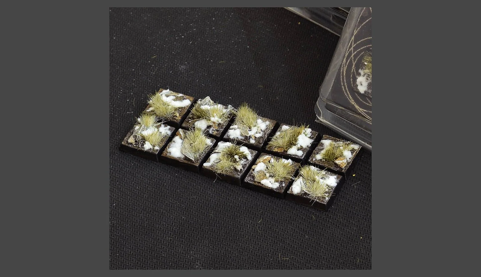 Gamers Grass: Bases: Winter Bases (Square 20mm (x10))