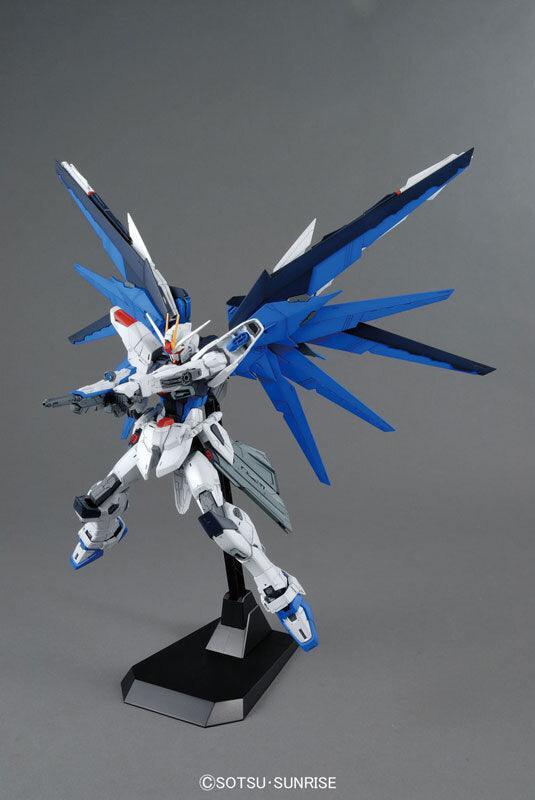 MG 1/100 FREEDOM GUNDAM Ver.2.0 - Image 3