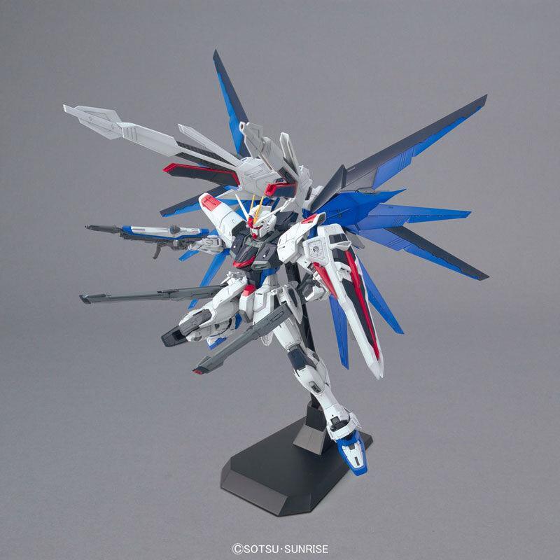 MG 1/100 FREEDOM GUNDAM Ver.2.0 - Image 9