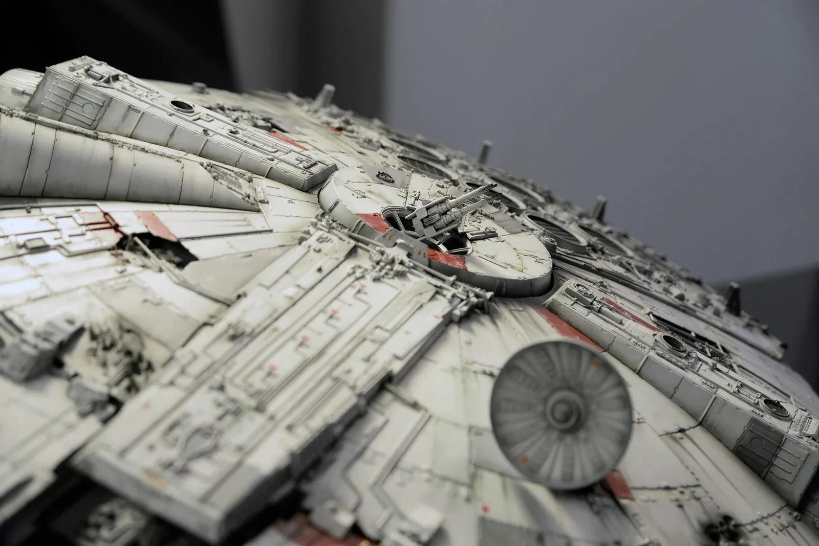 PG 1/72 MILLENNIUM FALCON - Image 4