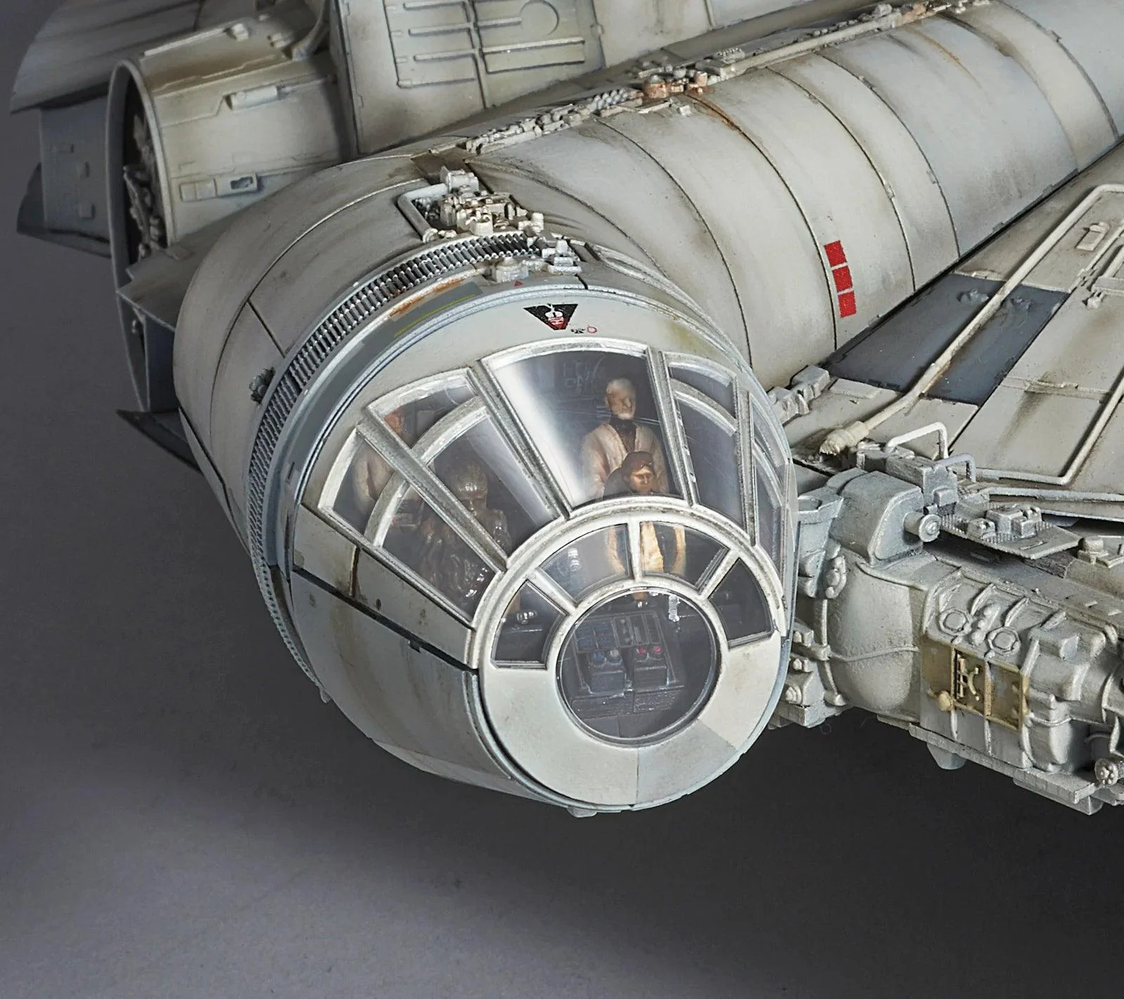 PG 1/72 MILLENNIUM FALCON - Image 5