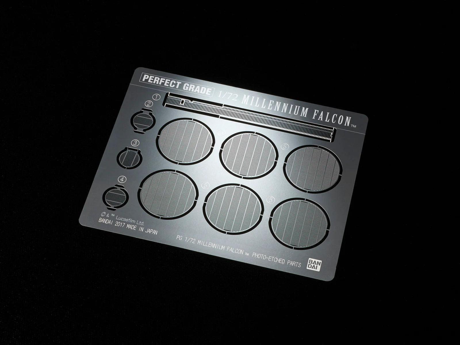 PG 1/72 MILLENNIUM FALCON - Image 9