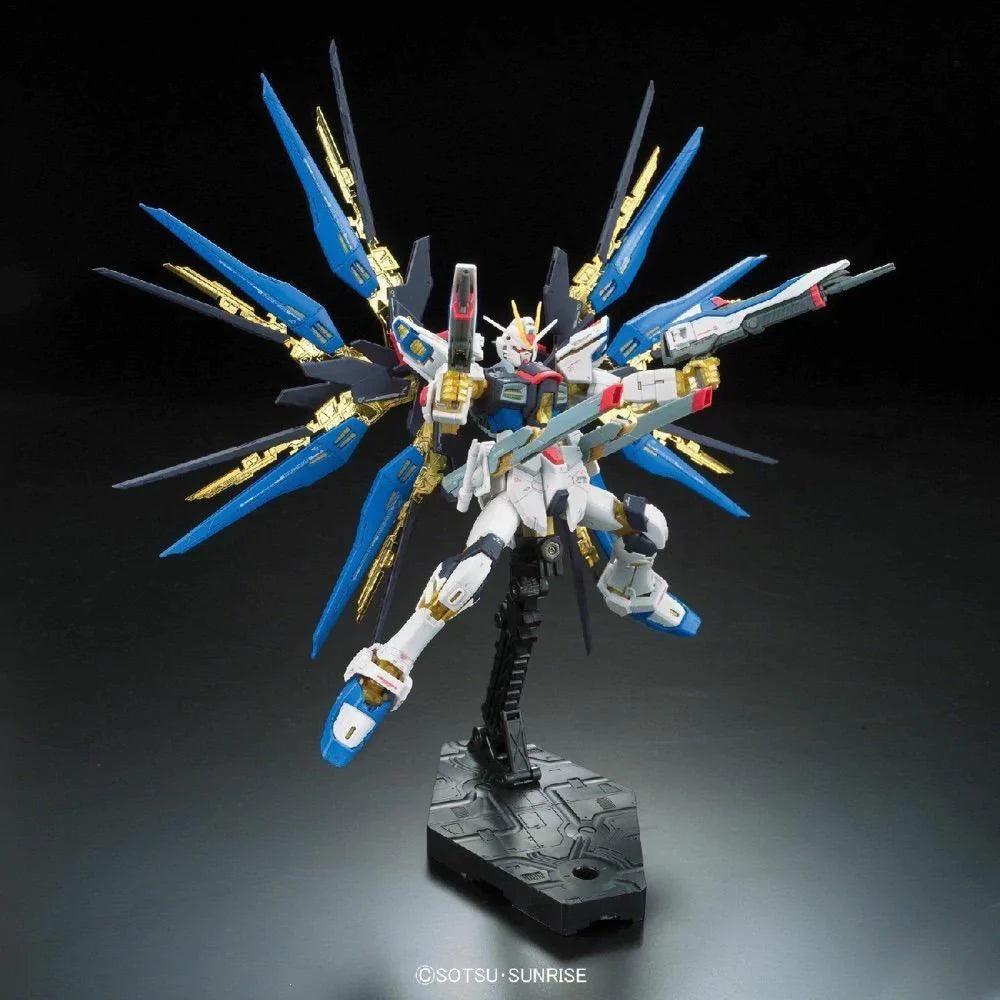 Bandai RG 1/144 ZGMFX20A Strike Freedom Gundam - Image 4