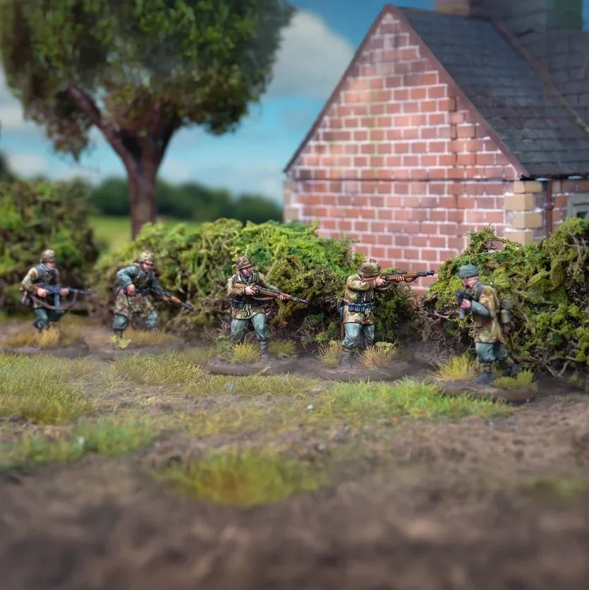 Victrix Miniatures - Late War German Infantry and Heavy Weapons 1944-1945 - Image 3