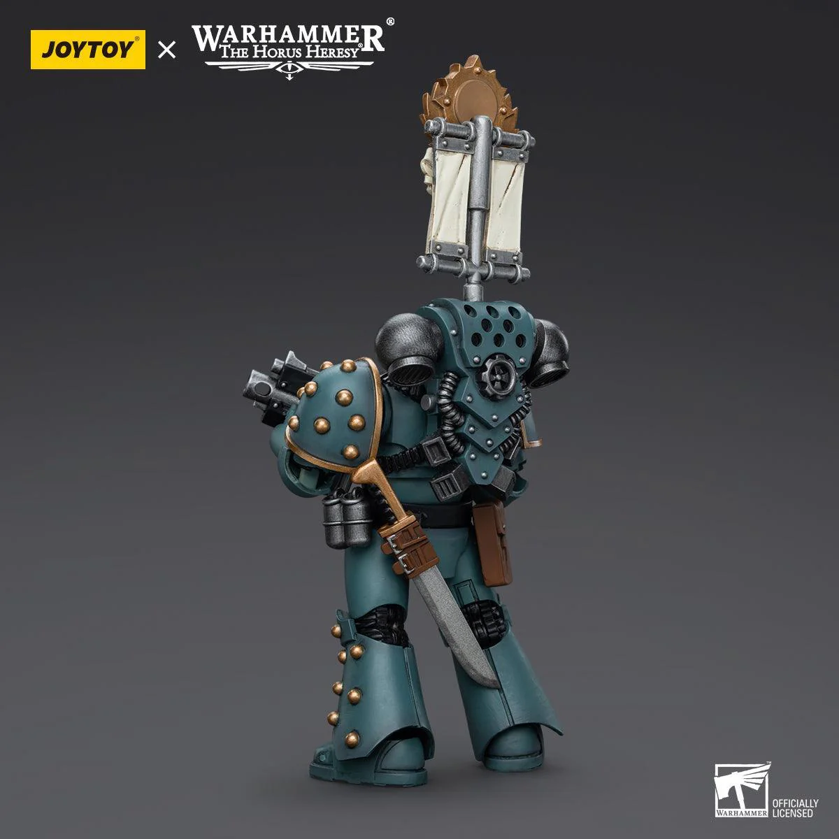 Warhammer Collectibles: 1/18 Scale Sons of Horus MKIV Tactical Squad Legionary with Legion Vexilla - Image 2