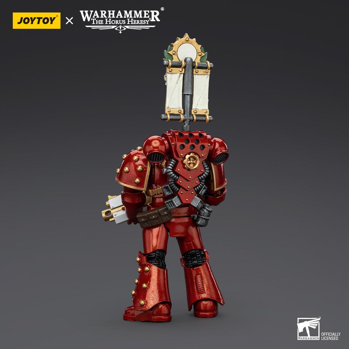 Warhammer Collectibles: 1/18 Scale Thousand Sons Legion MK IV Tactical Squad Legionary with Vexilla - Image 2