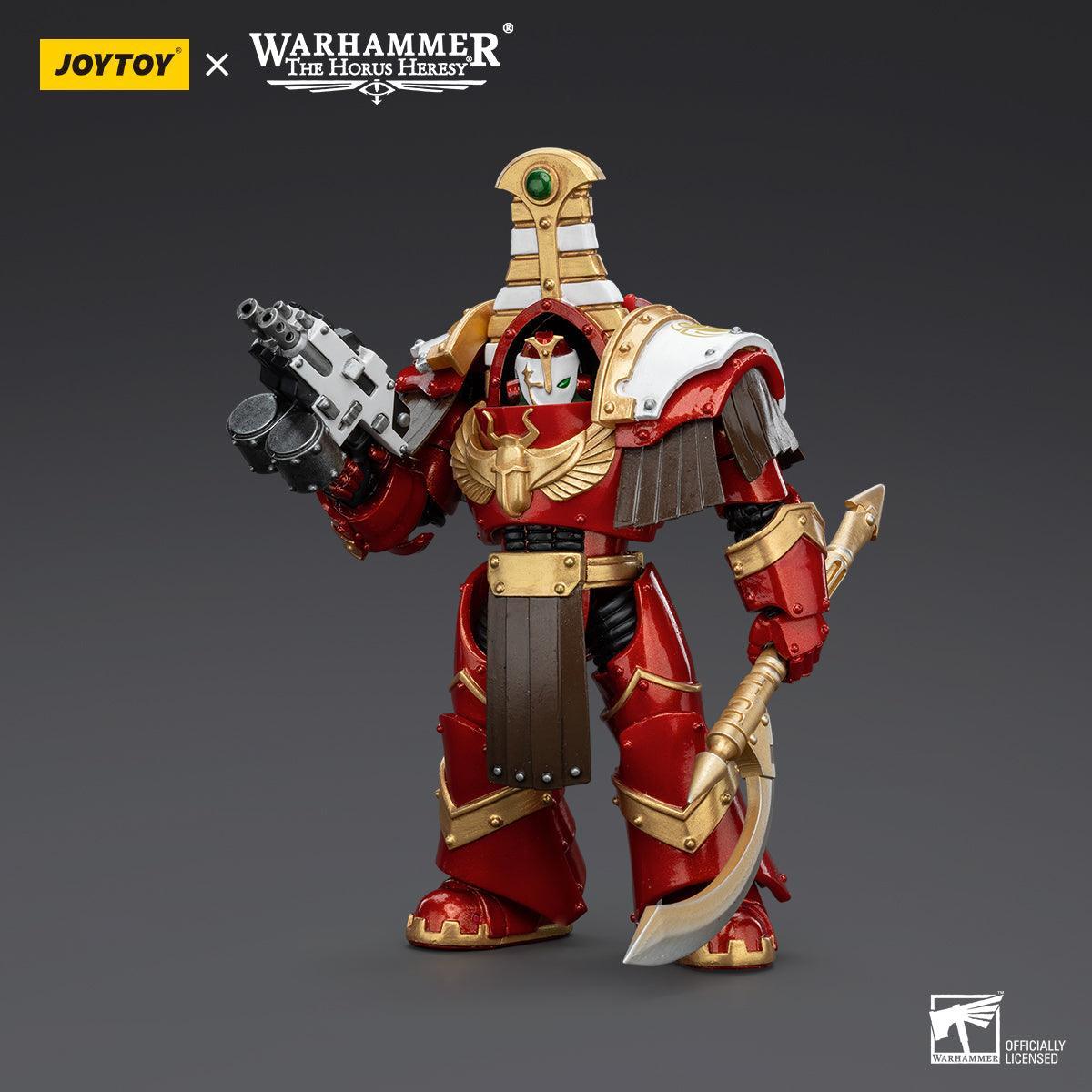 Warhammer Collectibles: 1/18 Scale Thousand Sons Sekhmet With Combi-Bolter And Achea Force Weapon - Image 3