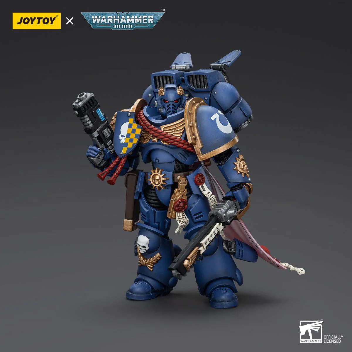 Warhammer Collectibles: 1/18 Scale Ultramarines Captain With Jump Pack - Image 3
