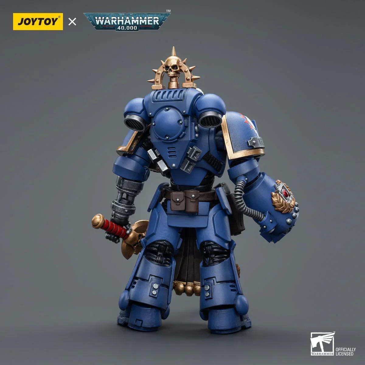 Warhammer Collectibles: 1/18 Scale Ultramarines Lieutenant with Power Fist - Image 2
