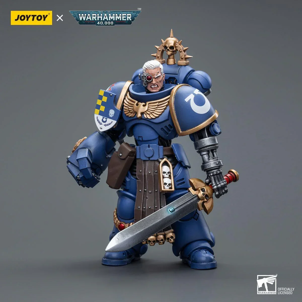 Warhammer Collectibles: 1/18 Scale Ultramarines Lieutenant with Power Fist - Image 3