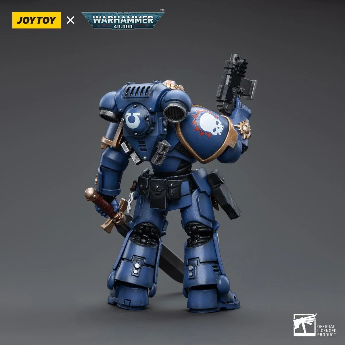 Warhammer Collectibles: 1/18 Scale Ultramarines Primaris Lieutenant Argaranthe - Image 3