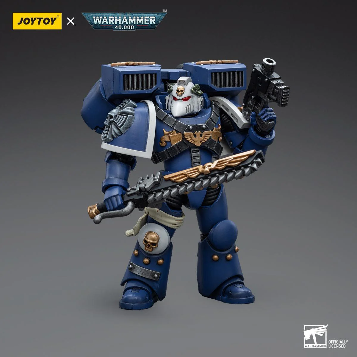 Warhammer Collectibles: 1/18 Scale Ultramarines Vanguard Veteran with Chainsword and Bolt Pistol - Image 3
